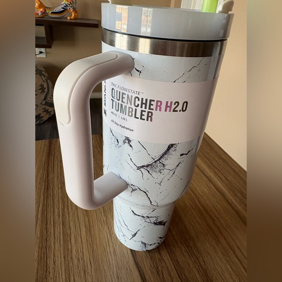 NWT Stanley Quencher H2.0 Tumbler - Picture 2 of 6